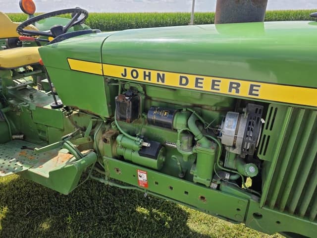 Image of John Deere 2640 equipment image 4