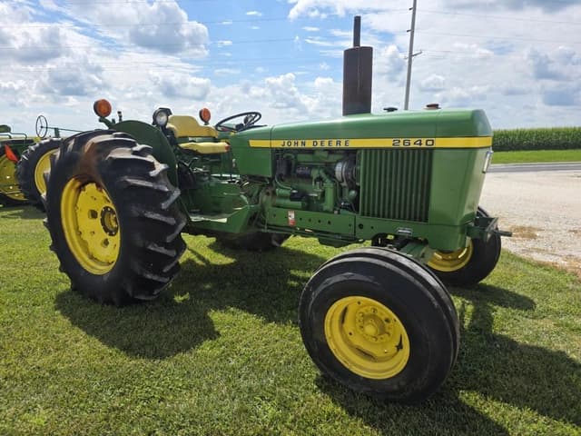 Image of John Deere 2640 equipment image 3