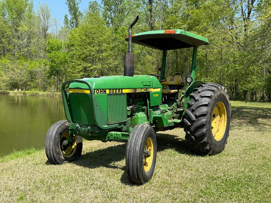 Image of John Deere 2640 Primary image