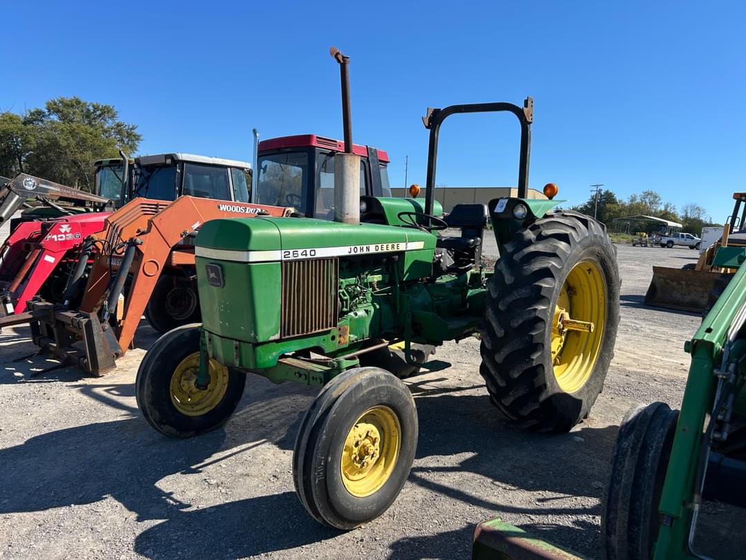 Image of John Deere 2640 Primary image