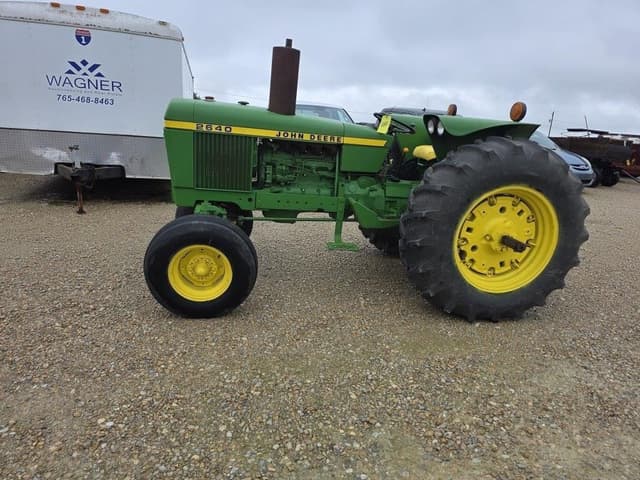 Image of John Deere 2640 equipment image 2