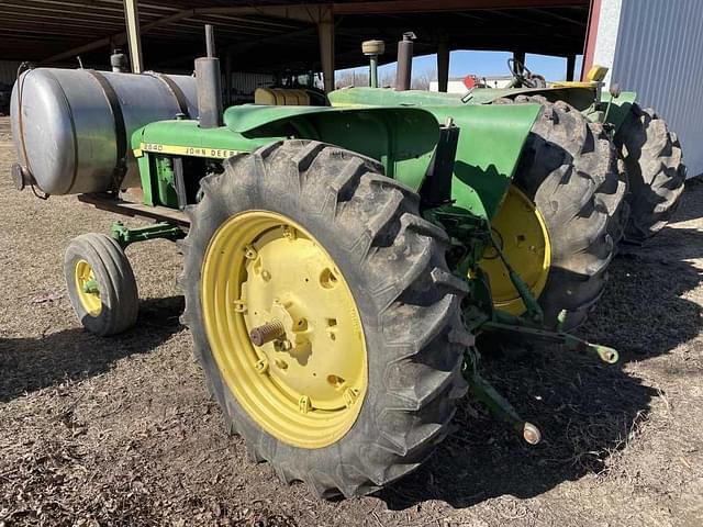 Image of John Deere 2640 equipment image 1