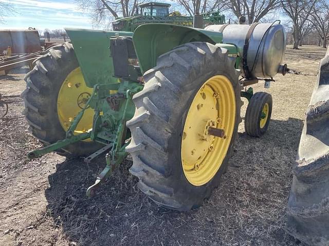 Image of John Deere 2640 equipment image 2