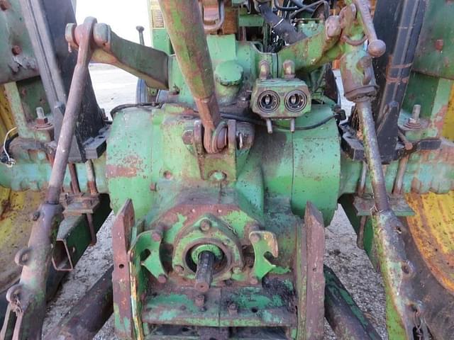 Thumbnail image John Deere 2640 8