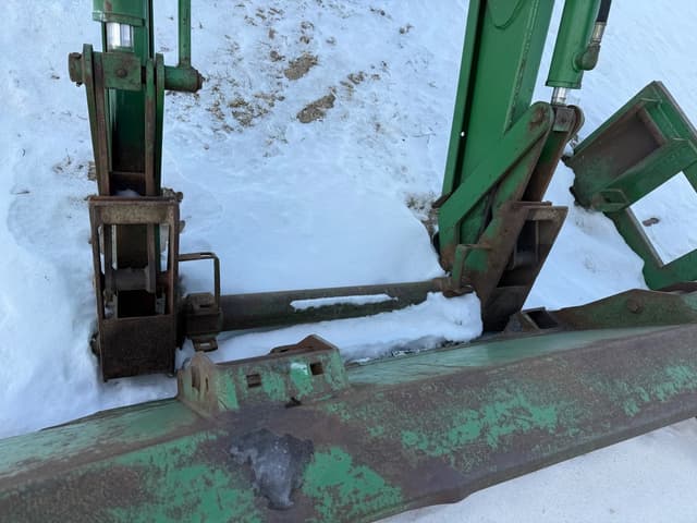 Image of John Deere 265 equipment image 4