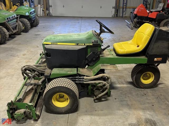 Image of John Deere 2653B equipment image 1