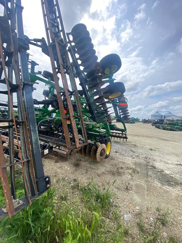 Image of John Deere 2660VT equipment image 3