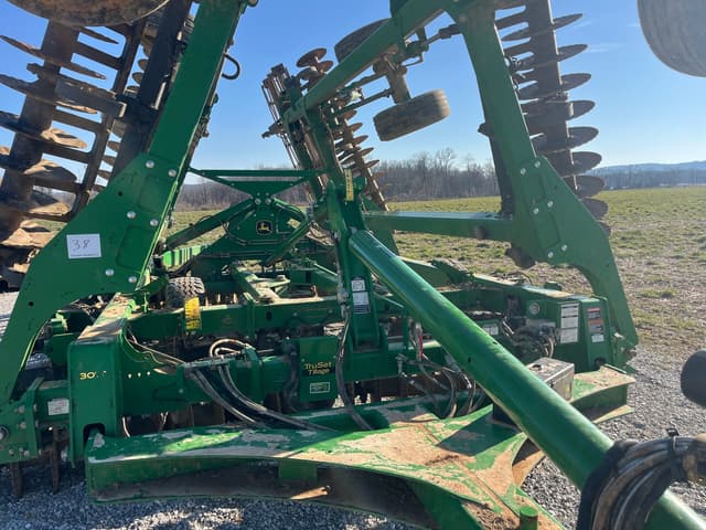 Image of John Deere 2660VT equipment image 3