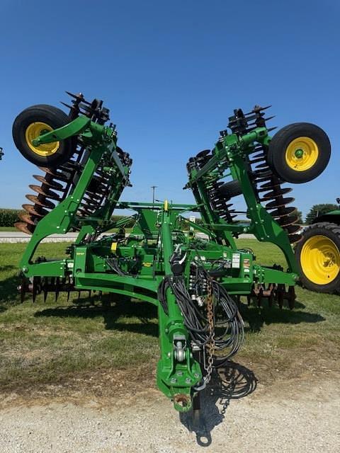 Image of John Deere 2660VT equipment image 1