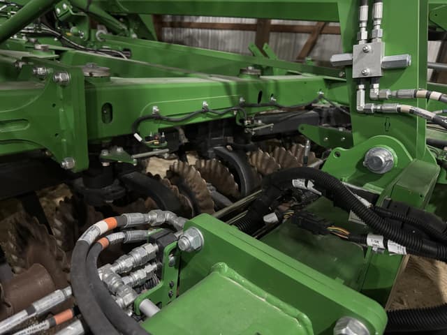 Image of John Deere 2660VT equipment image 3
