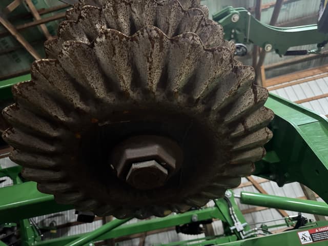 Image of John Deere 2660VT equipment image 4