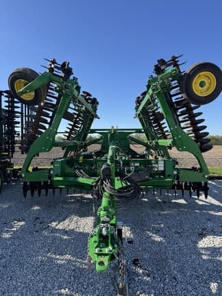 Image of John Deere 2660VT equipment image 2