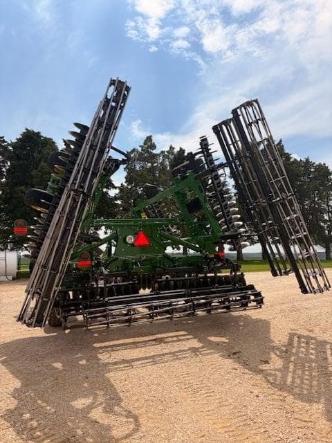 Image of John Deere 2660VT equipment image 4