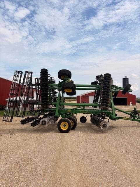 Image of John Deere 2660VT Primary image
