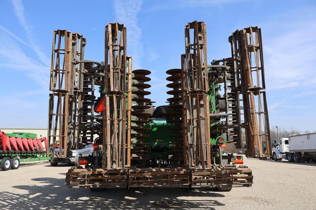 Image of John Deere 2660VT equipment image 2