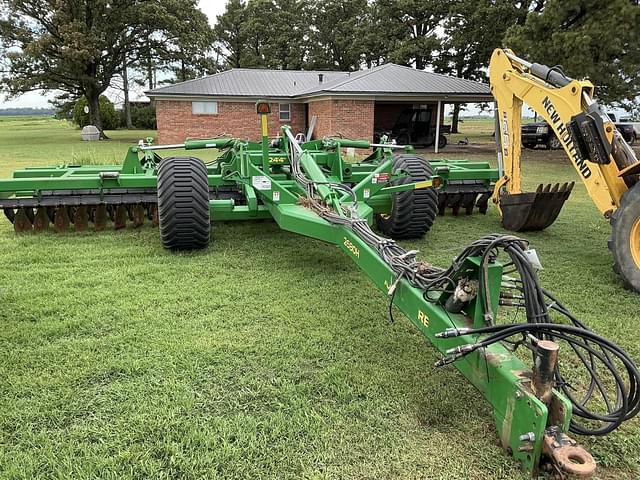 Image of John Deere 2680H equipment image 1