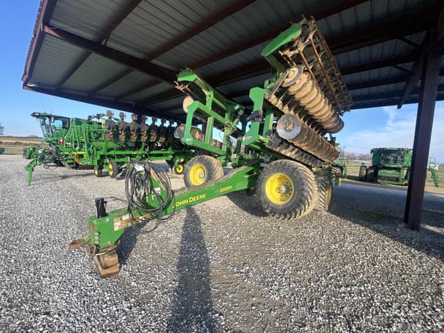 Image of John Deere 2680H equipment image 1