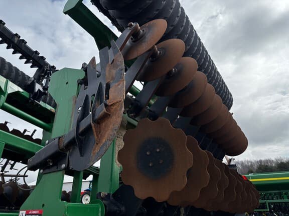 Image of John Deere 2680H equipment image 1