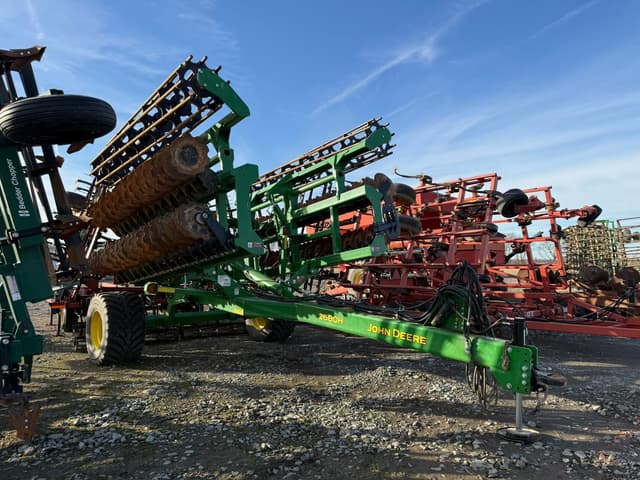Image of John Deere 2680H equipment image 1