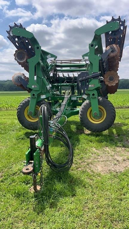 Image of John Deere 2680H equipment image 1