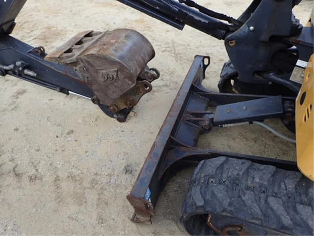 Image of John Deere 26G equipment image 4