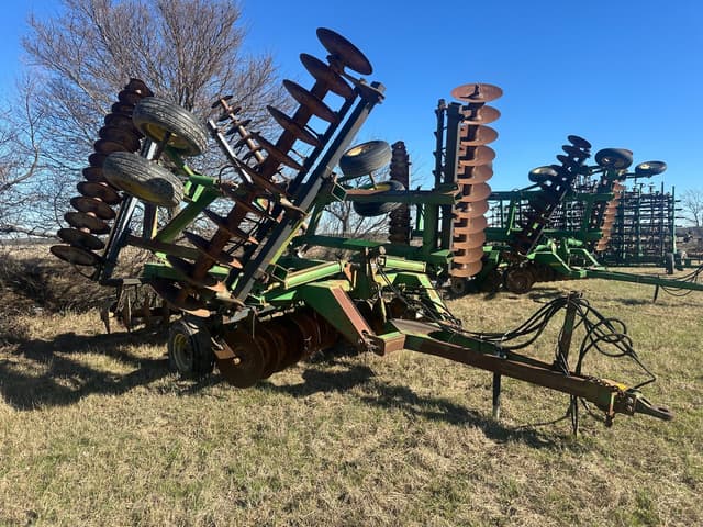 Image of John Deere 630 equipment image 1