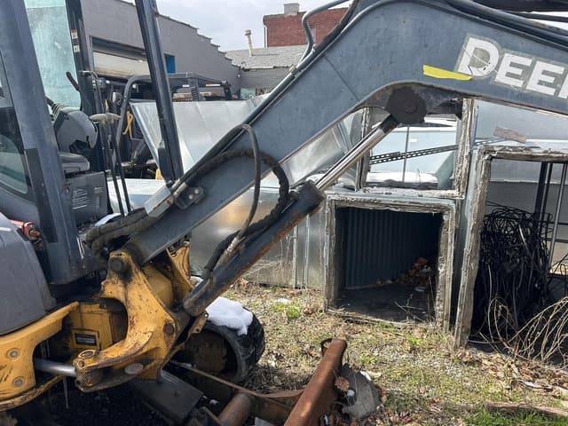 Image of John Deere 27D equipment image 1