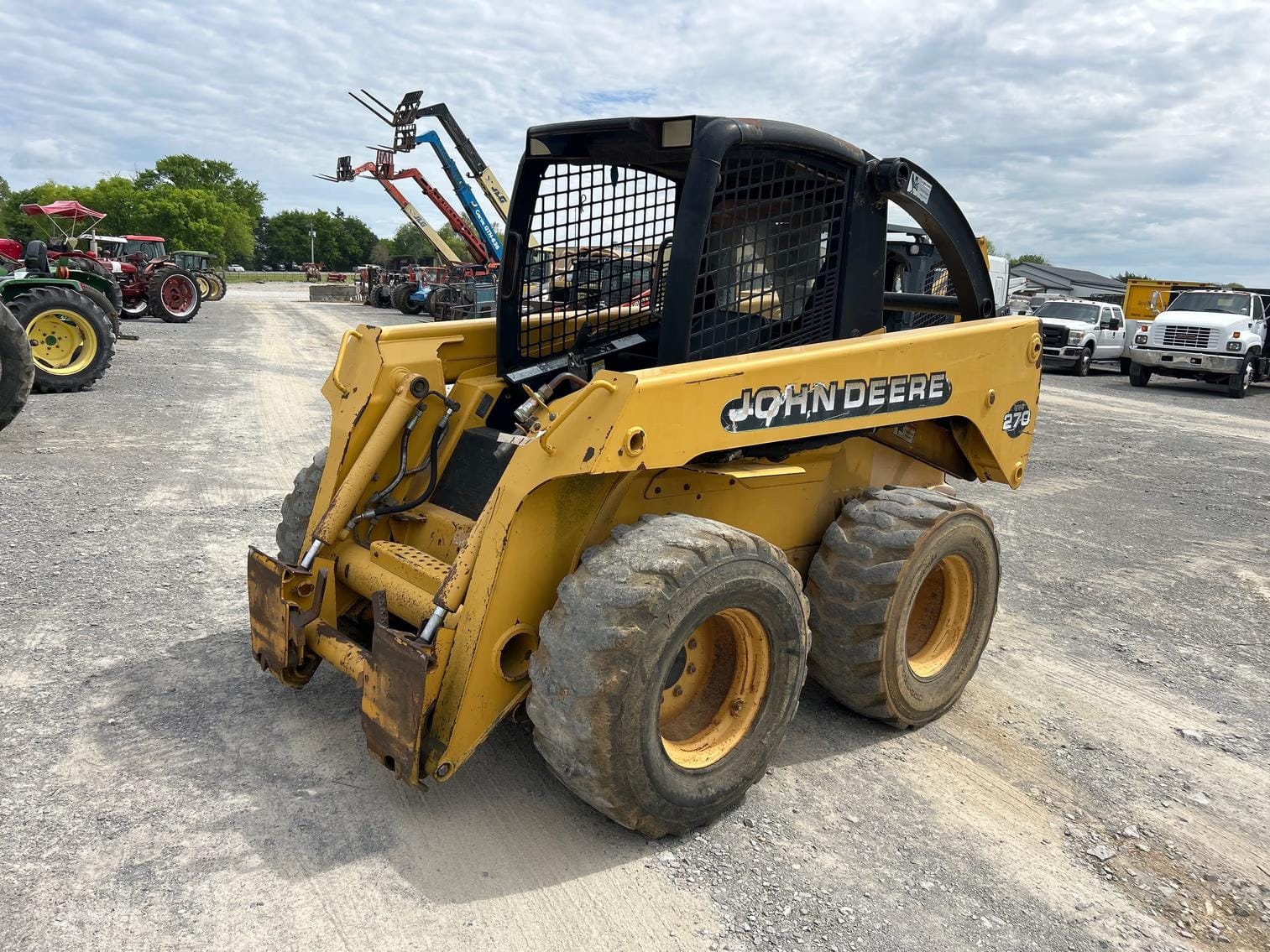 John Deere 270 Equipment Image0