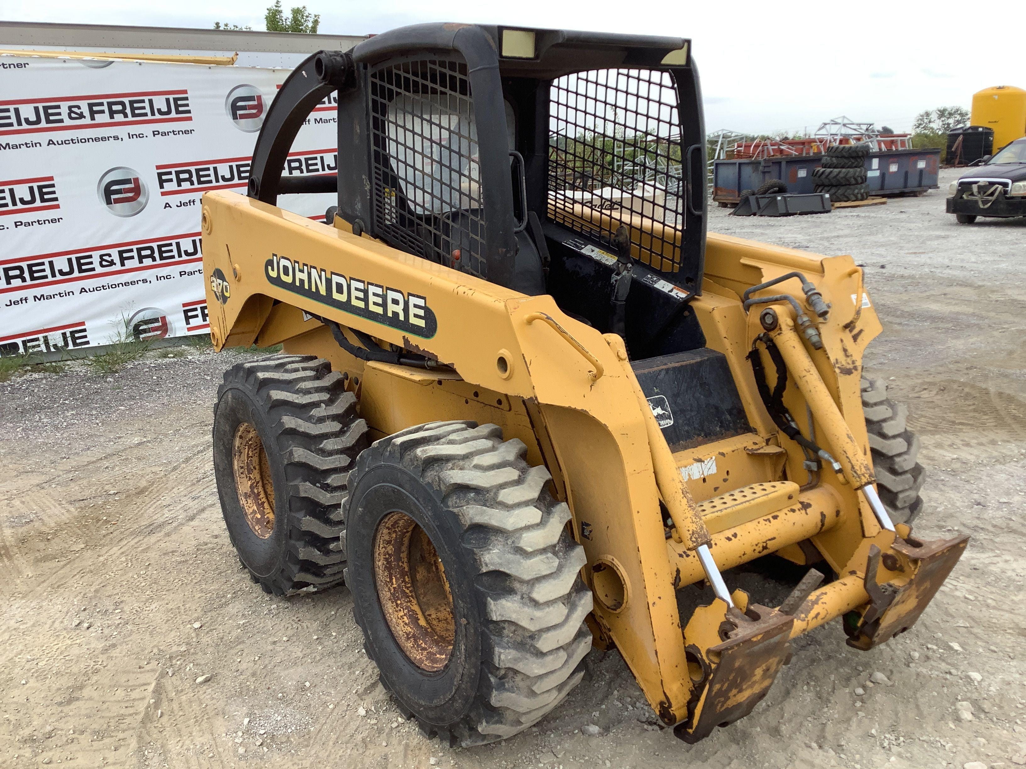 Main image John Deere 270