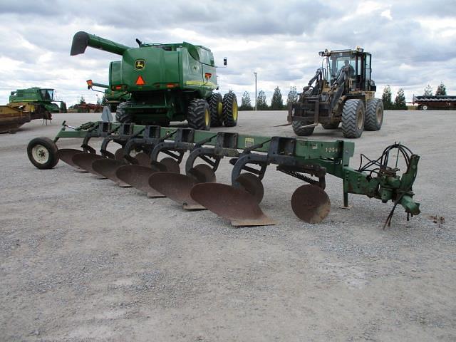 John Deere 2700 Equipment Image0