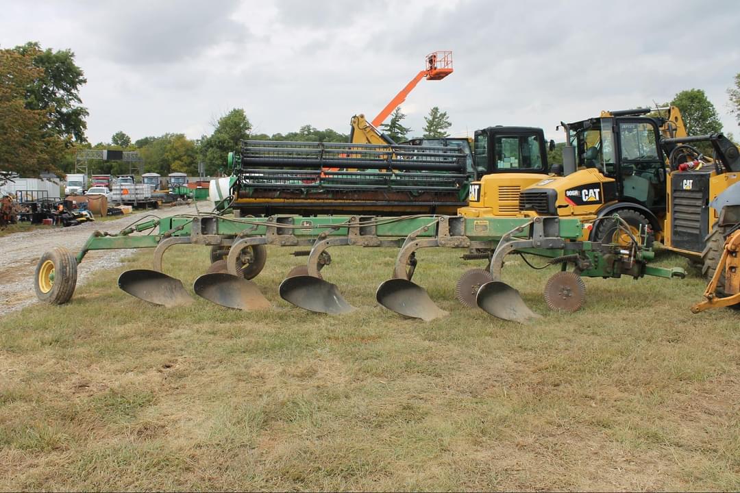 Image of John Deere 2700 Primary image