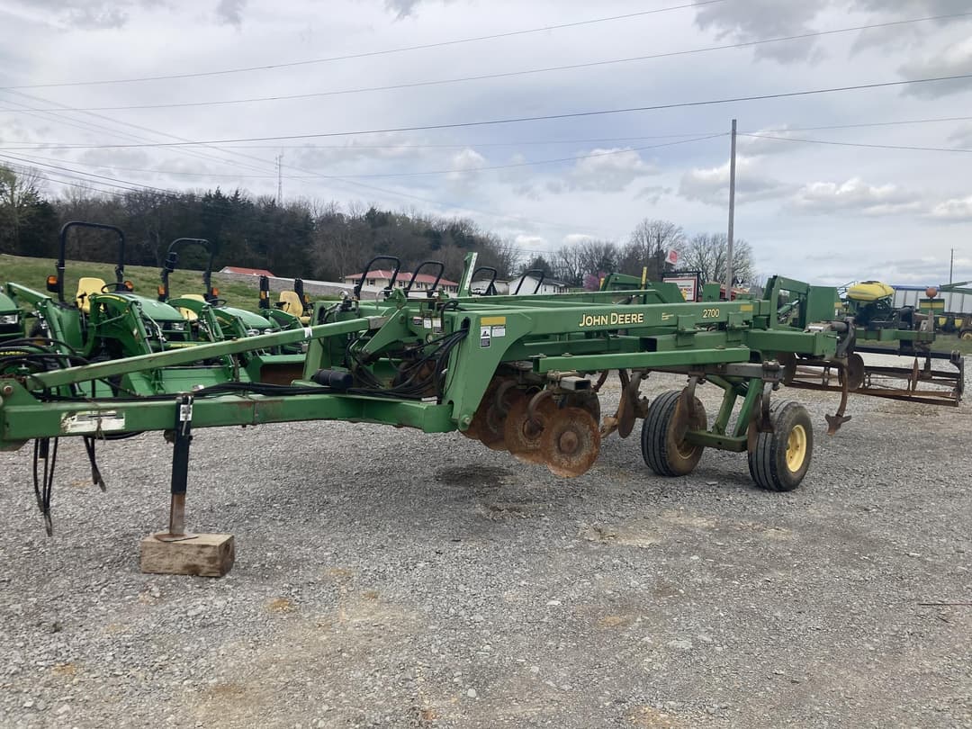 Image of John Deere 2700 Primary image