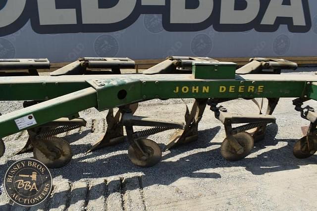Image of John Deere 2700 equipment image 4