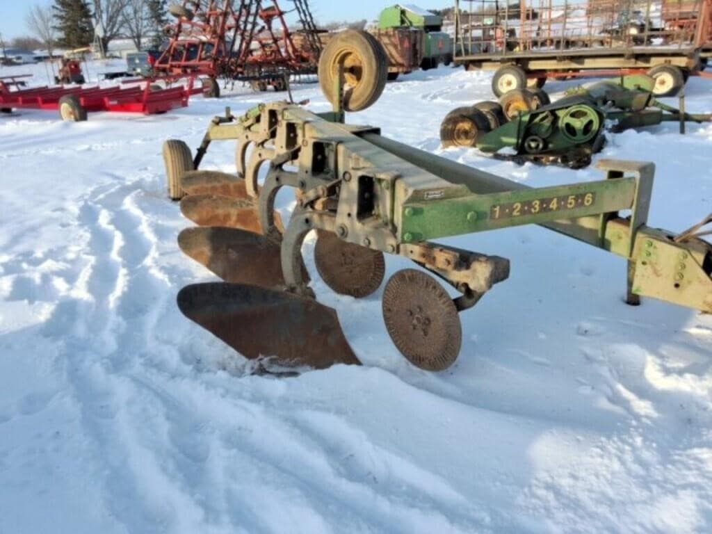 Image of John Deere 2700 Primary image