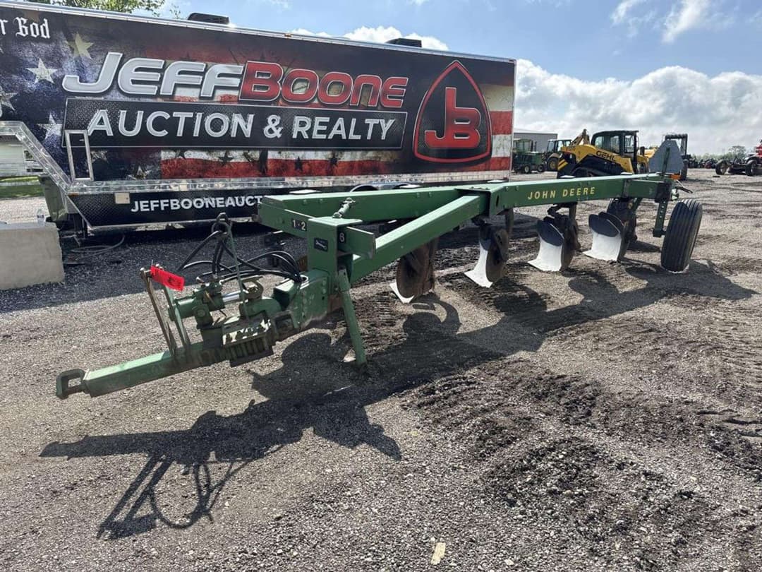 Image of John Deere 2700 Primary image