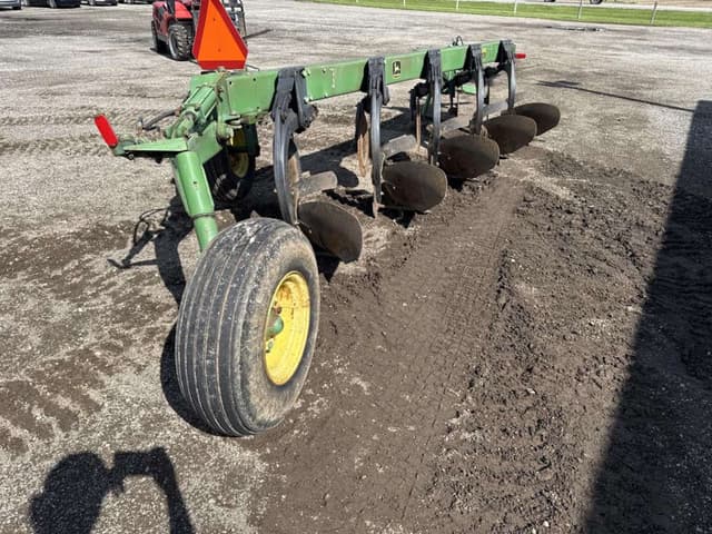 Image of John Deere 2700 equipment image 4