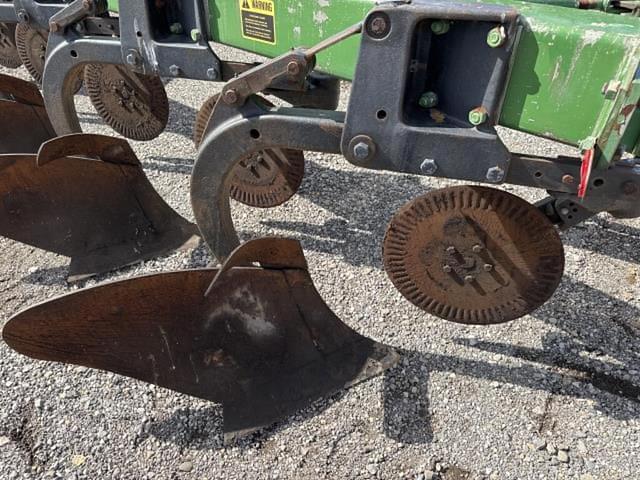 Image of John Deere 2700 equipment image 1