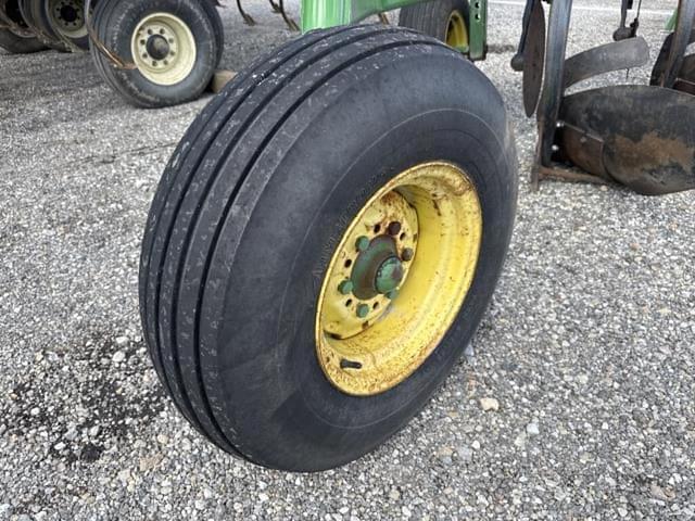 Image of John Deere 2700 equipment image 3