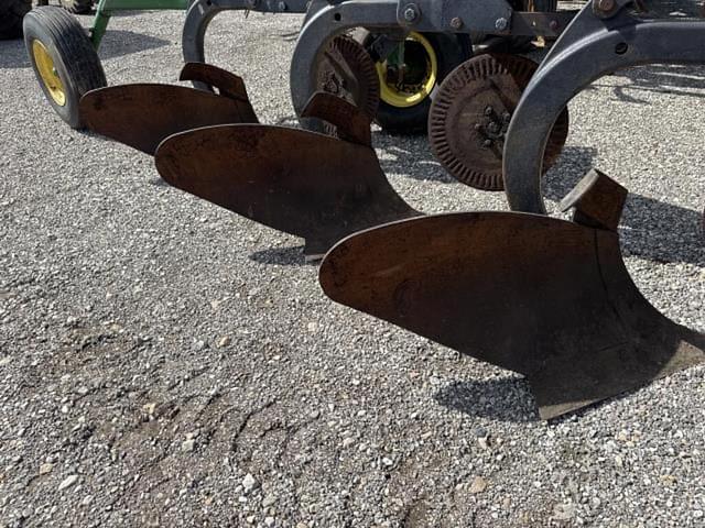 Image of John Deere 2700 equipment image 2