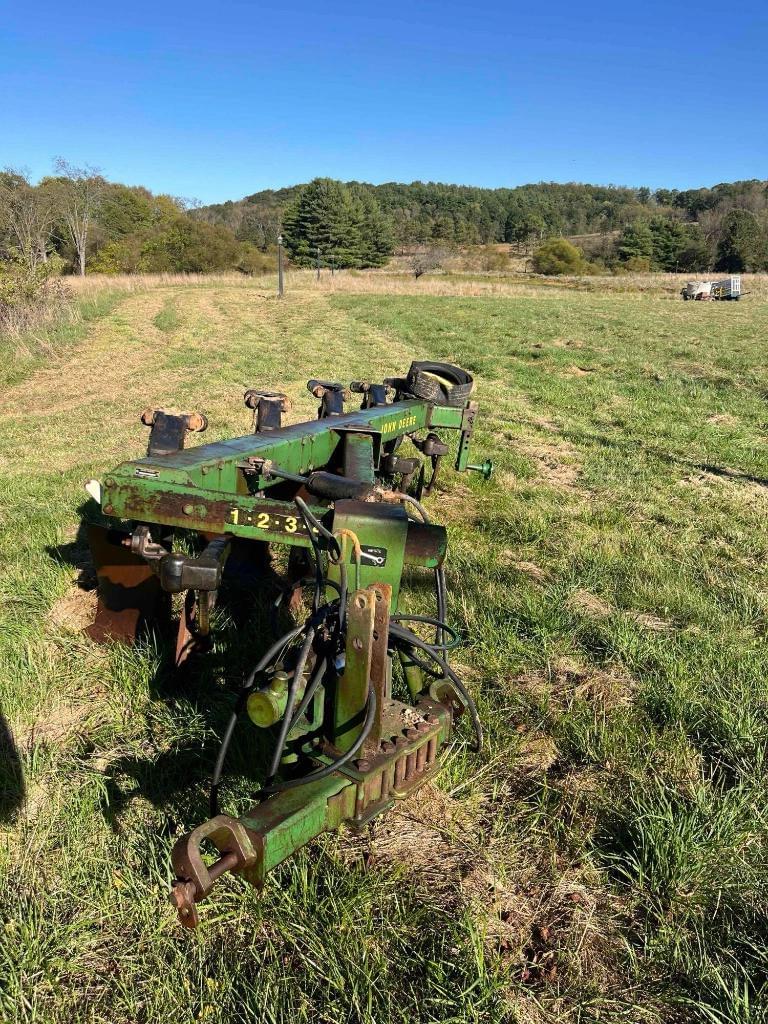 Image of John Deere 2700 Image 1
