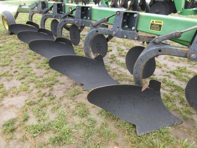 Image of John Deere 2700 equipment image 2