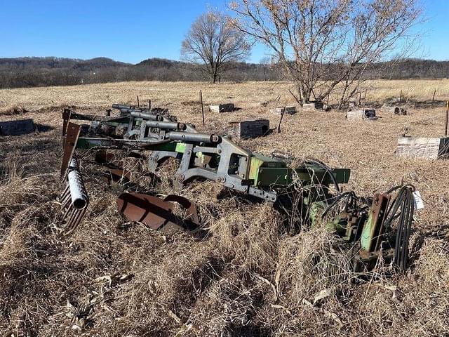 Image of John Deere 2700 equipment image 1