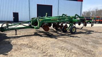 Main image John Deere 2700