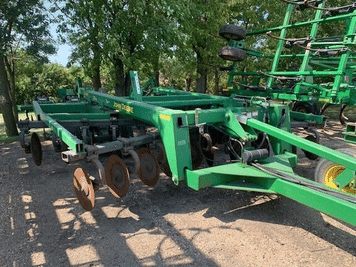 Main image John Deere 2700