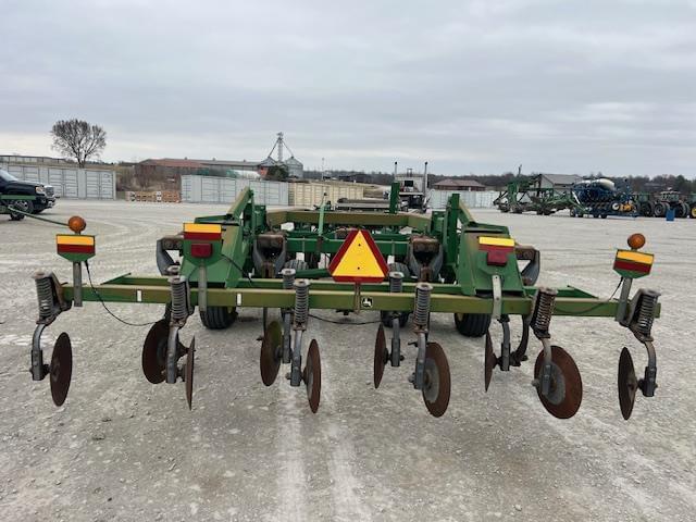 Image of John Deere 2700 equipment image 3