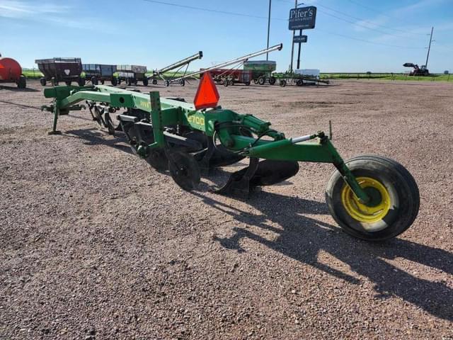 Image of John Deere 2700 equipment image 3