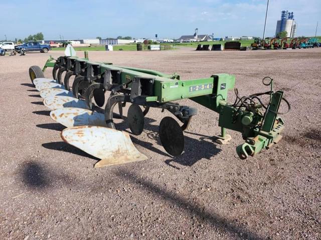 Image of John Deere 2700 equipment image 1