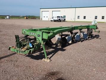 Main image John Deere 2700