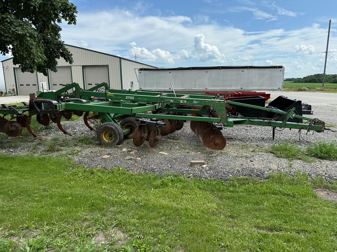 Image of John Deere 2700 Primary image