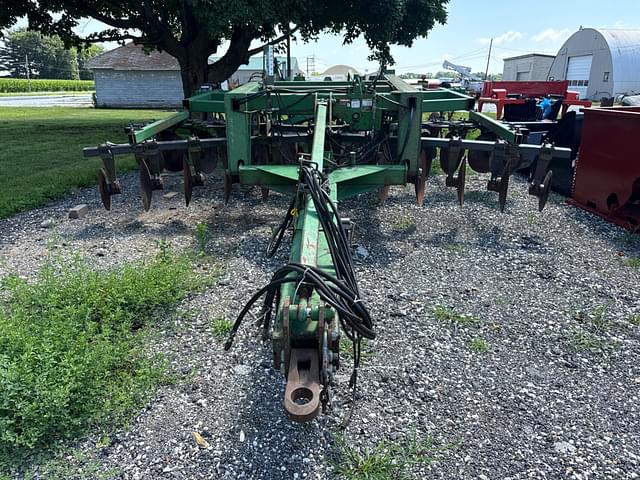 Image of John Deere 2700 equipment image 1